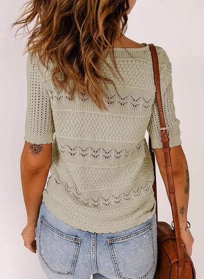 Chemise en tricot léger au crochet avec manches courtes