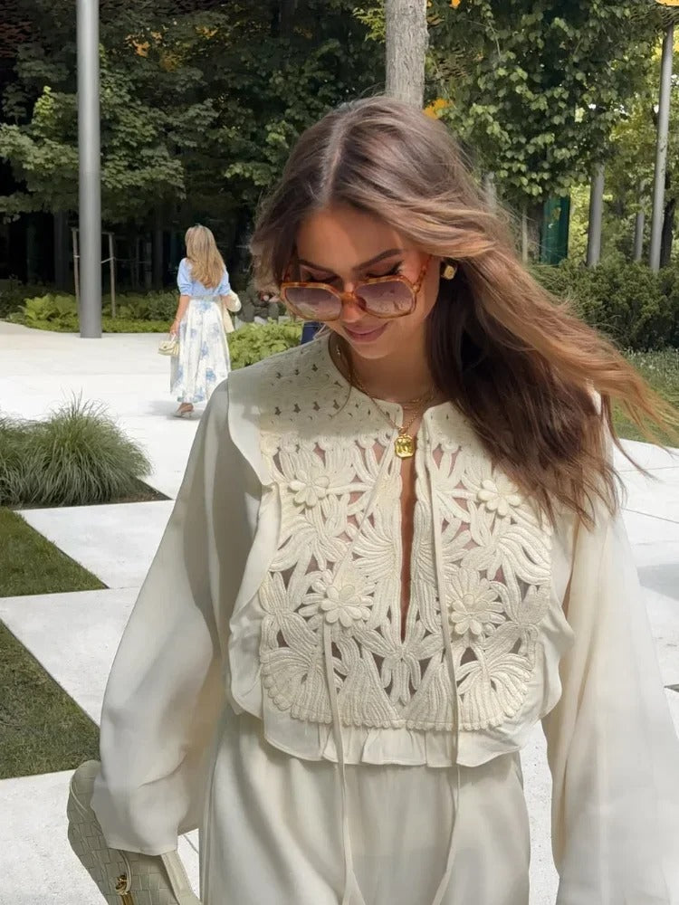 Chemise en maille décontractée à taille nouée avec détail en point ajouré