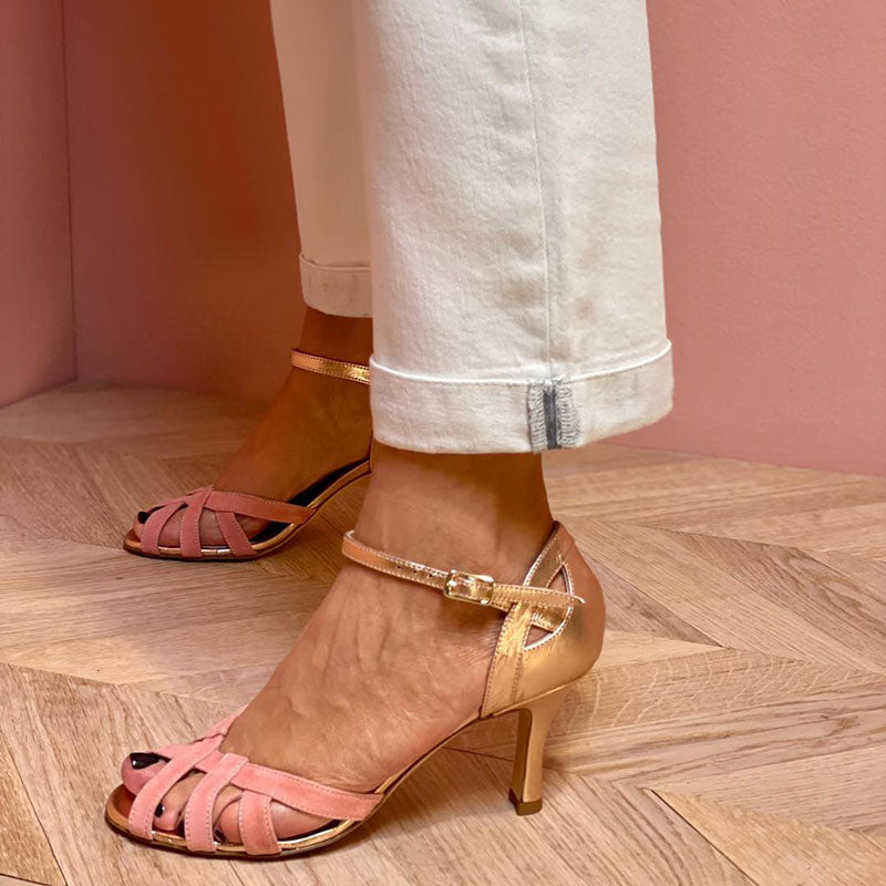 Sandales chics à talons aiguilles et orteil ouvert