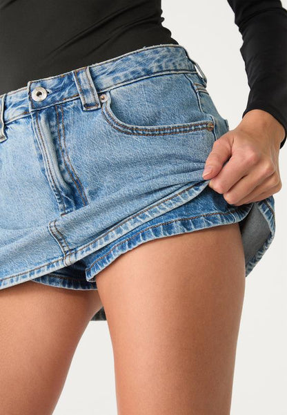 Mini-jupe-short en denim décontracté pour un look quotidien sans effort