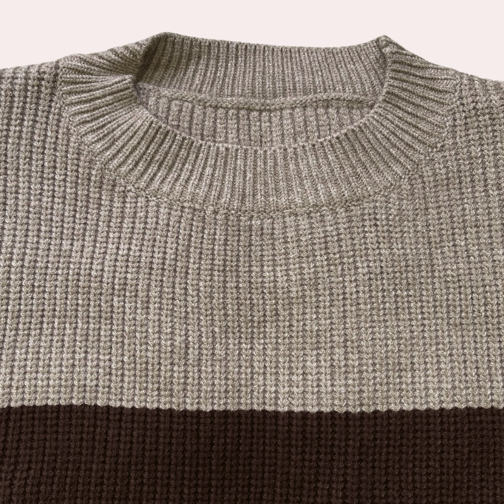 Pull en tricot bicolore avec manches ajourées